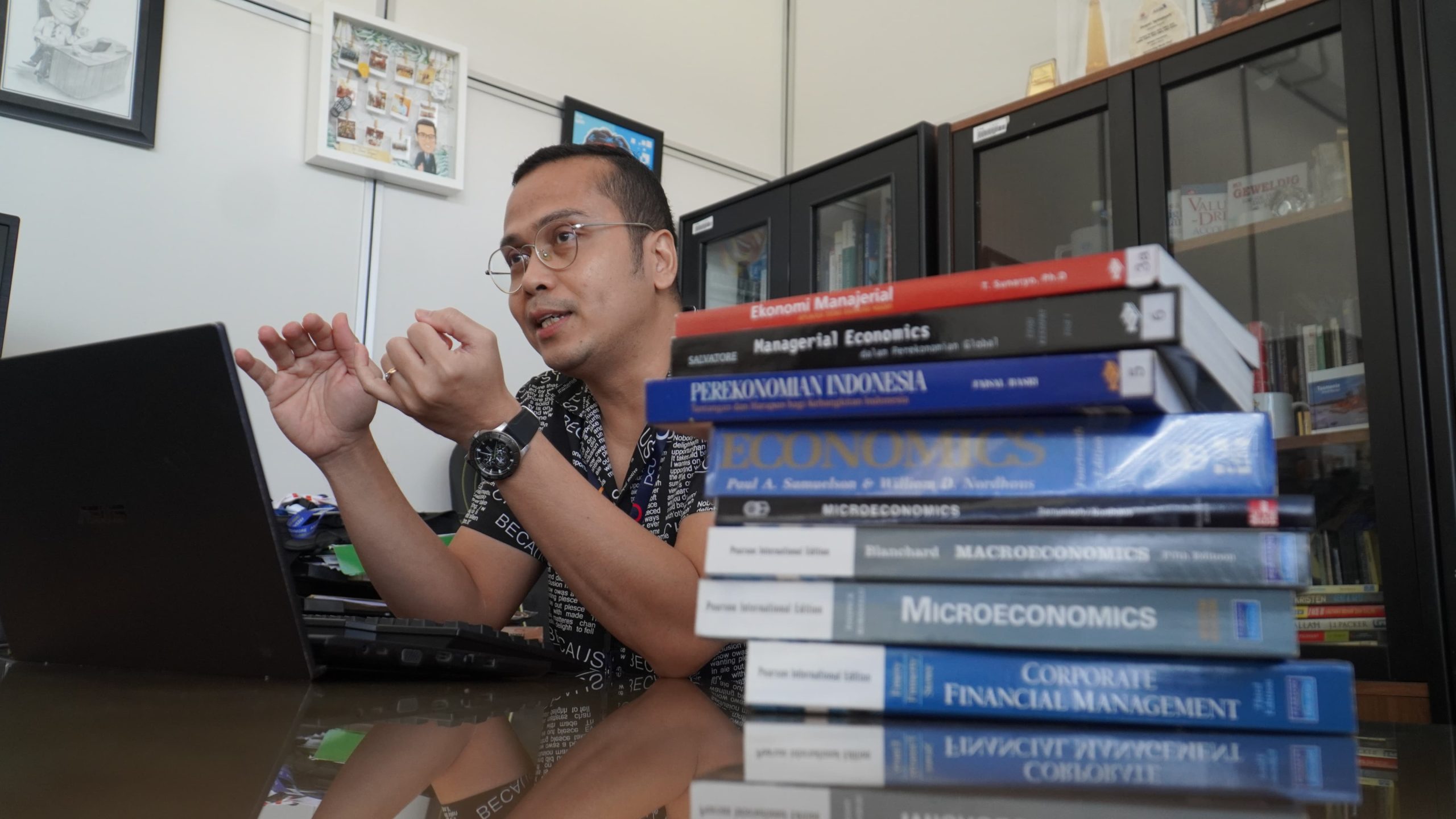 Dosen sekaligus Dekan School of Business and Management atau SBM Petra Christian University (PCU)Josua Tarigan. Foto : Humas PCU