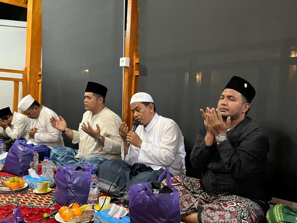 Majlis Solawat Tangga Seribu saat gelar Doa Bersama Masyarakat (madurakita.id/)