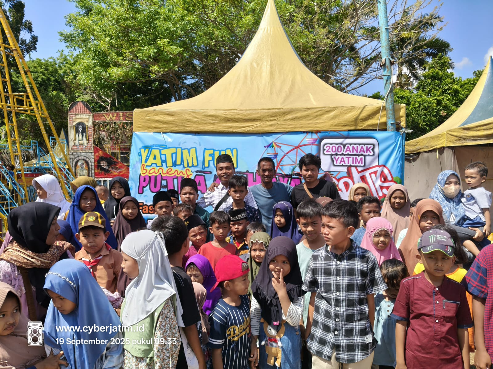 Sejumlah anak yatim saat menikmati wahana bermain gratis. (madurakita.id/)