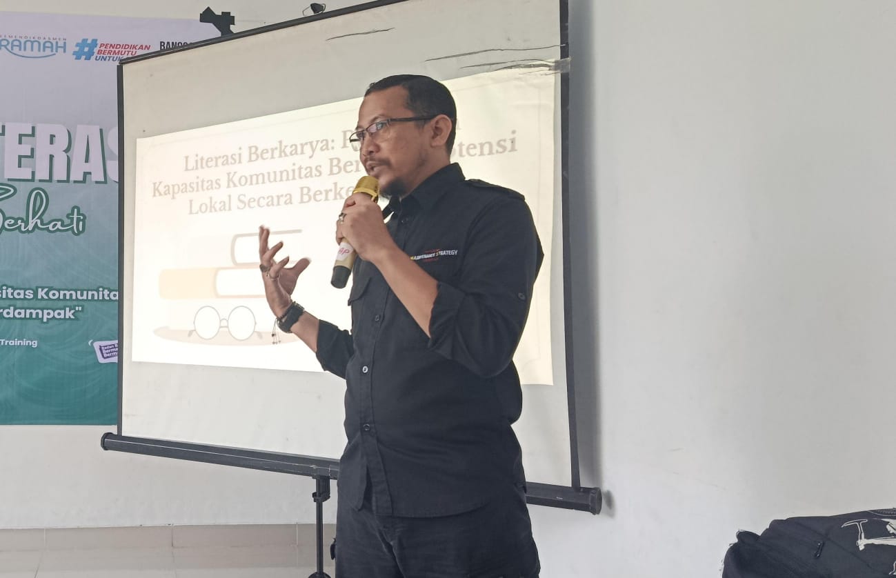 Bobby Trilaksono, M.Sos.