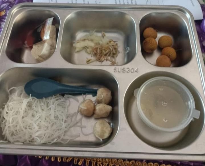 Menu MBG yang disajikan di Blaban Pamekasan (madurakita.id/).