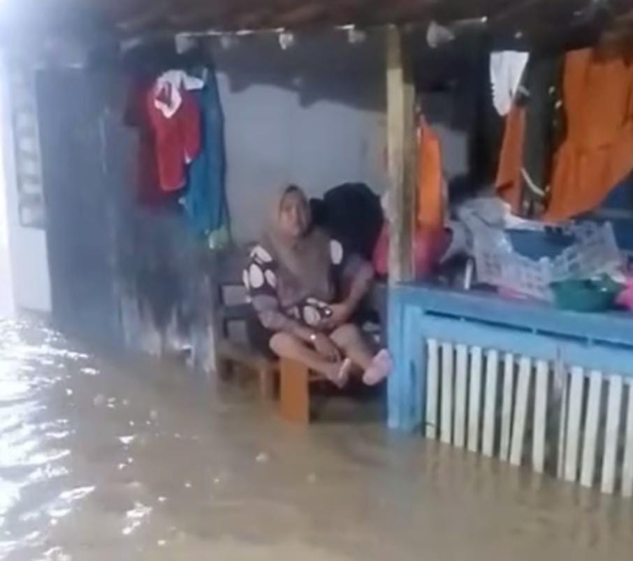 Warga yang terdampak banjir di Pamekasan 
