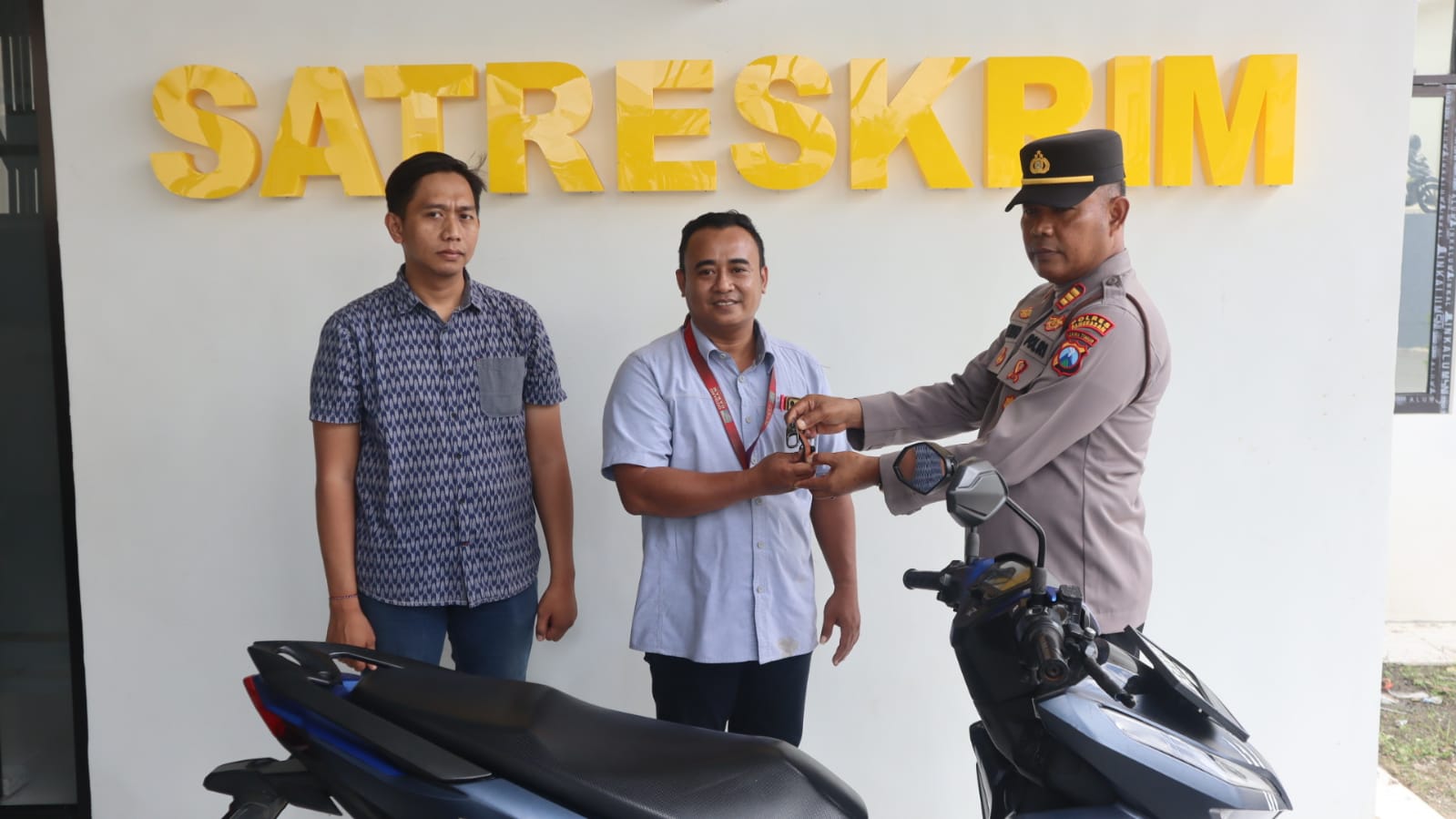 Polres Pamekasan saat mengembalikan kendaraannya yang sudah ditemukan (madurakita.id/)