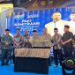 Founder BIP Pamekasan (tengah) saat menyerahkan bantuan kepada Lapas Pamekasan (madurakita.id)