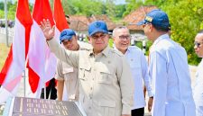 Presiden RI Prabowo Subianto saat meresmikan jalan di Kabupaten Sampang (madurakita.id)